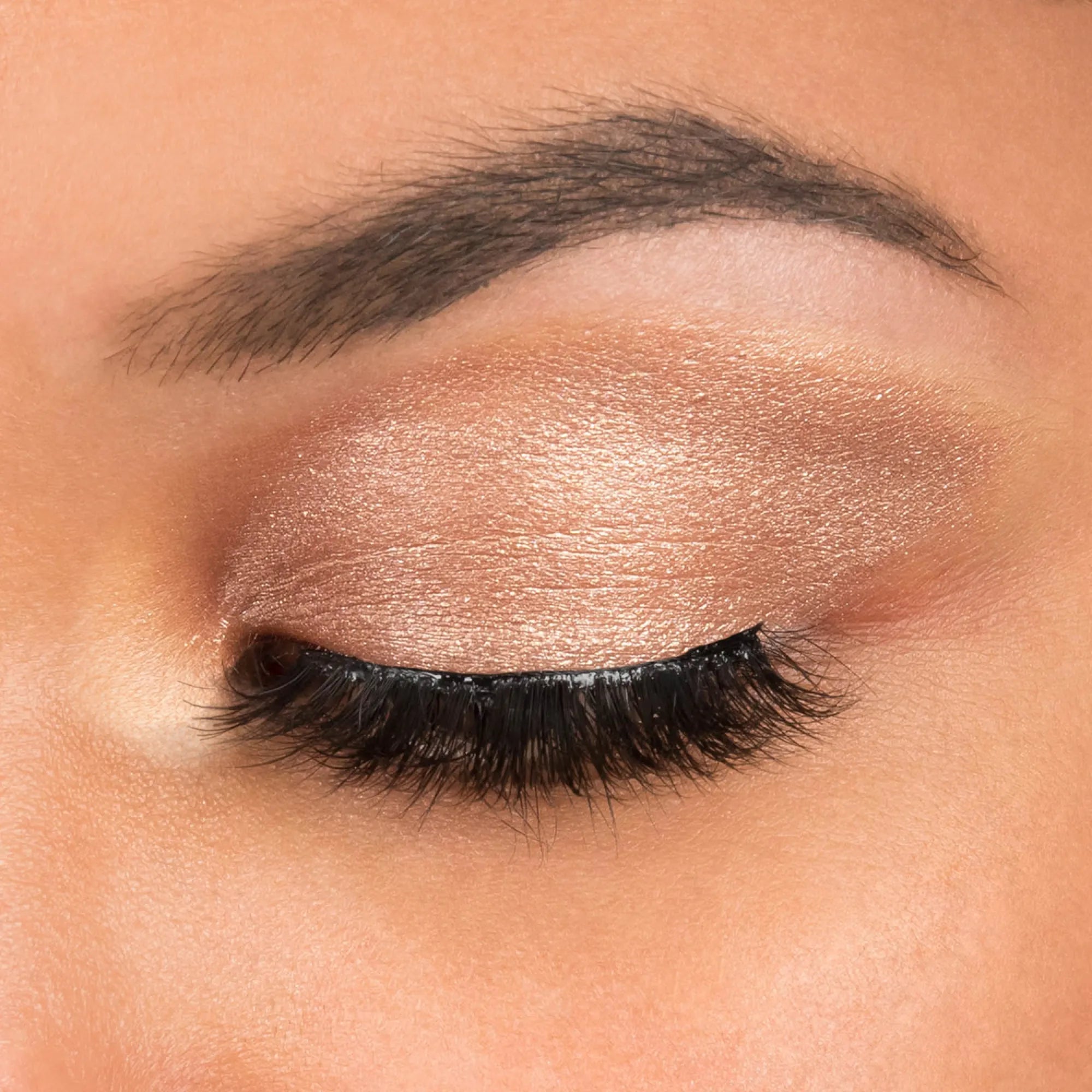 ShadowSense product shade Moca Java Shimmer skin tone medium